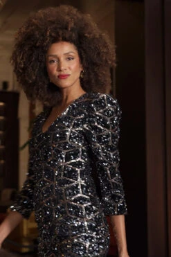 Black & Gold Geometric Sequin Embellished Dress -Opal & Oak Store 058f6731d65b201301864feb8e755afbacff1b37