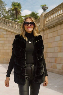 Black Luxe Faux Fur Gilet -Opal & Oak Store d37401d7454bc0048417d3aa5d85eccf58b31f1a