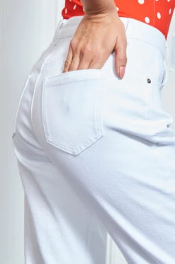 White Denim Slim Leg Mom Jeans -Opal & Oak Store s77 s21tj166 083