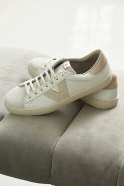 Victoria Natural V Detail Leather Trainers