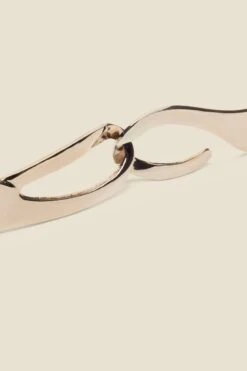 Black Patent Leather Slim Waist Belt With Gold Clasp 9 Black Patent Leather Slim Waist Belt With Gold Clasp -Opal & Oak Store sosandar belts 018 1