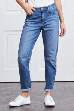 Mid Blue Relaxed Fit Boyfriend Jeans 10 Mid Blue Relaxed Fit Boyfriend Jeans -Opal & Oak Store web s17 s21bd017 s21fw010we 038