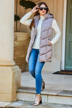 Taupe Padded Gilet With Pockets -Opal & Oak Store web 18 s23ow050bn0003 050