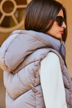 Taupe Padded Gilet With Pockets -Opal & Oak Store web 18 s23ow050bn0003 211