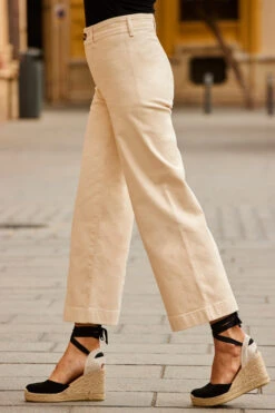 Ecru Cropped Wide Leg Jeans 10 Ecru Cropped Wide Leg Jeans -Opal & Oak Store web 2303 043 s23bd029eu0001 s22tj153bk0001 s23od005be0010 043 656