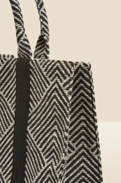 Black & White Geometric Tote Bag -Opal & Oak Store web 2303 box s23ac041bkwe10 d