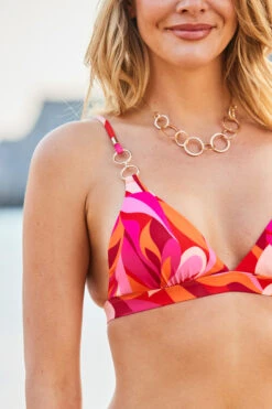 Pink Swirl Print Chain Strap Detail Bikini Top 11 Pink Swirl Print Chain Strap Detail Bikini Top -Opal & Oak Store web 2305 79 s23hj035pige01 s21hj015pige01 79 298 1