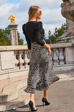 Black & White Geometric Print Two Part Fit & Flare Jersey Dress -Opal & Oak Store web 2308 62 s23dj268bkwe01 62 263