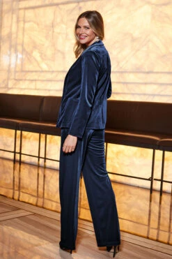Midnight Blue Velvet Blazer -Opal & Oak Store web 2309 67 a23bw018be0028 a23ow051be0028 67 141 rc