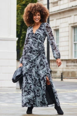 Black Paisley Print Wrap Maxi Dress 9 Black Paisley Print Wrap Maxi Dress -Opal & Oak Store web 2310 31 a23dw140bkcv01 31 076