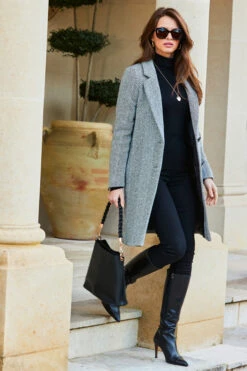 Black & White Herringbone Wool Mix Coat -Opal & Oak Store web 30 s23ow009bkwe01 a21bd011bk0001 s23tj026bk0001 001