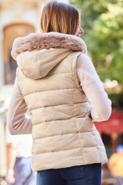 Stone Faux Fur Trim Padded Gilet With Zip Pockets -Opal & Oak Store web 76 a22ow026st0001 s21tk105nl000100 145