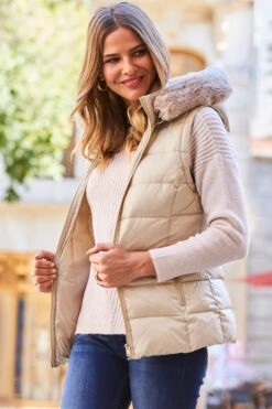 Stone Faux Fur Trim Padded Gilet With Zip Pockets -Opal & Oak Store web 76 a22ow026st0001 s21tk105nl000100 155