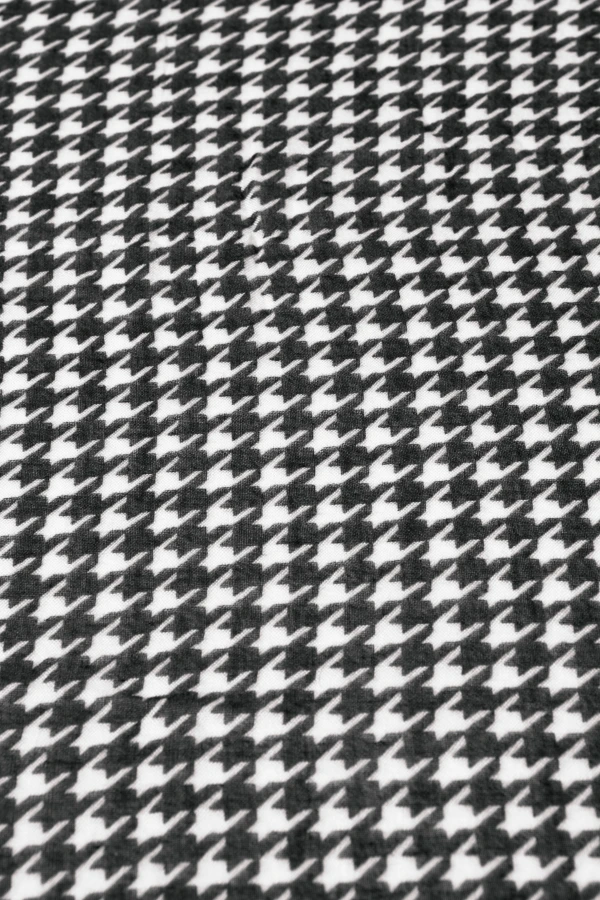 Black & White Dogtooth Print Scarf 5 Black & White Dogtooth Print Scarf - Image 5
