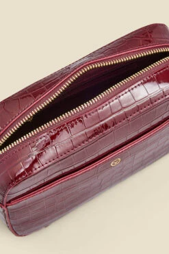 Wine Croc Faux Leather Chain Detail Cross Body Bag 9 Wine Croc Faux Leather Chain Detail Cross Body Bag -Opal & Oak Store web a23ac001rd0011 d