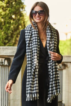 Black & White Dogtooth Print Tassel Detail Scarf 6 Black & White Dogtooth Print Tassel Detail Scarf -Opal & Oak Store web extras scarves 223