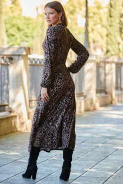 Brown & Black Fleck Print Keyhole Detail Midi Jersey Dress 9 Brown & Black Fleck Print Keyhole Detail Midi Jersey Dress -Opal & Oak Store web rt 58 a22dj040brmm01 341